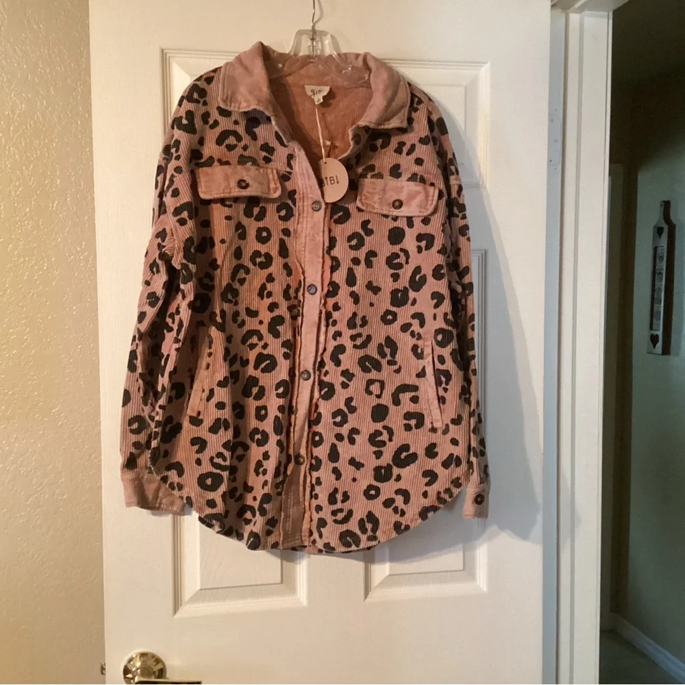 Shacket - Picture 1 of 3